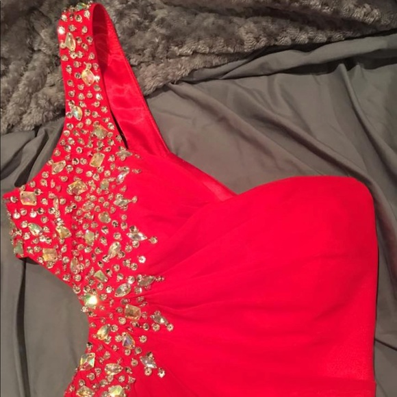 gorgeous red prom dress - Picture 3 of 5
